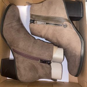 Liz Claiborne booties
